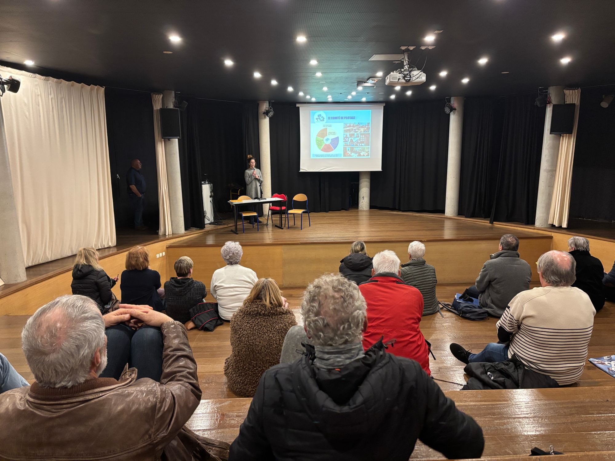 Le Club Jean Jaurès continue de pousser les murs