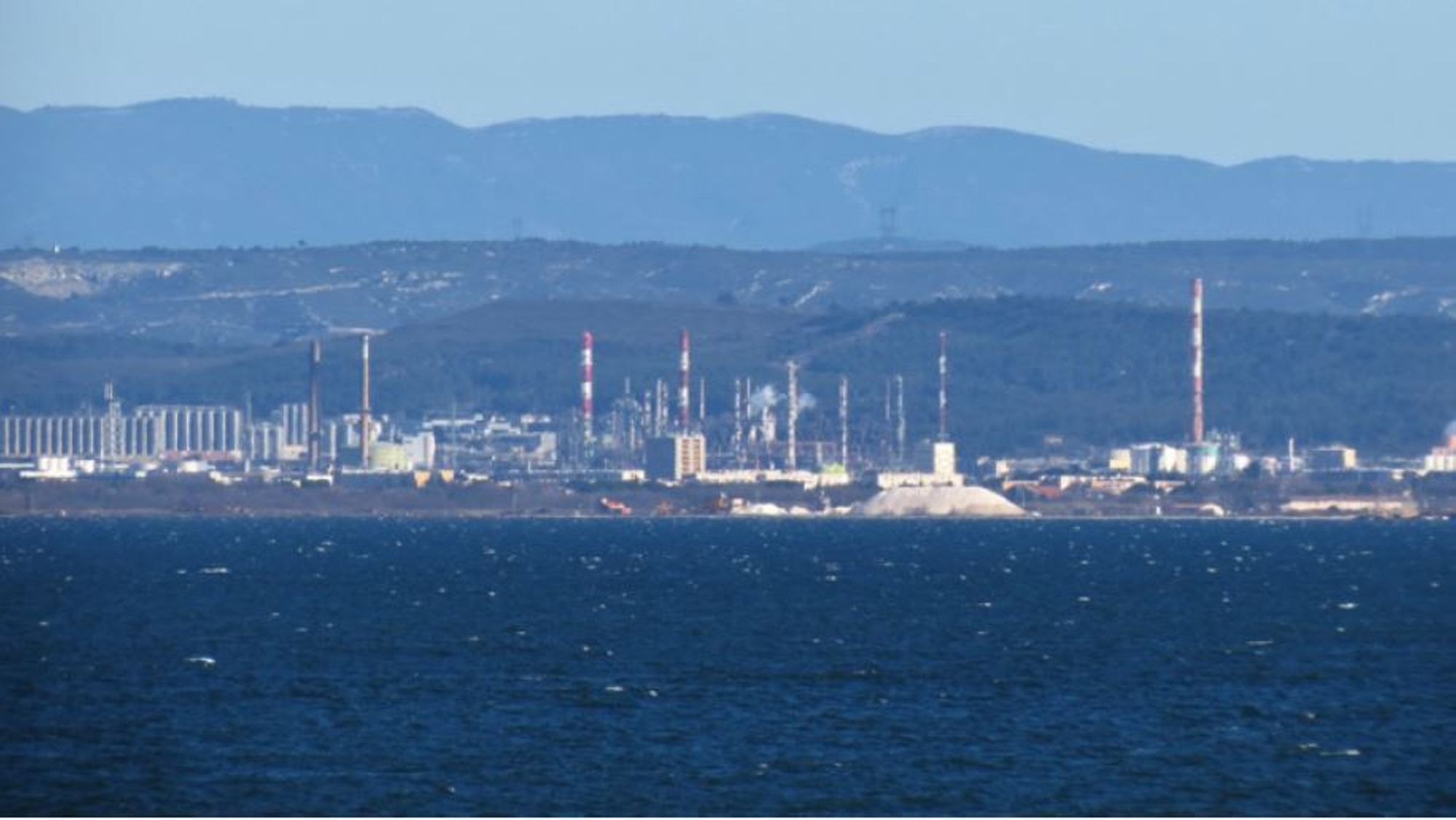 "RÉPONSES" maintient l'industrie en actions