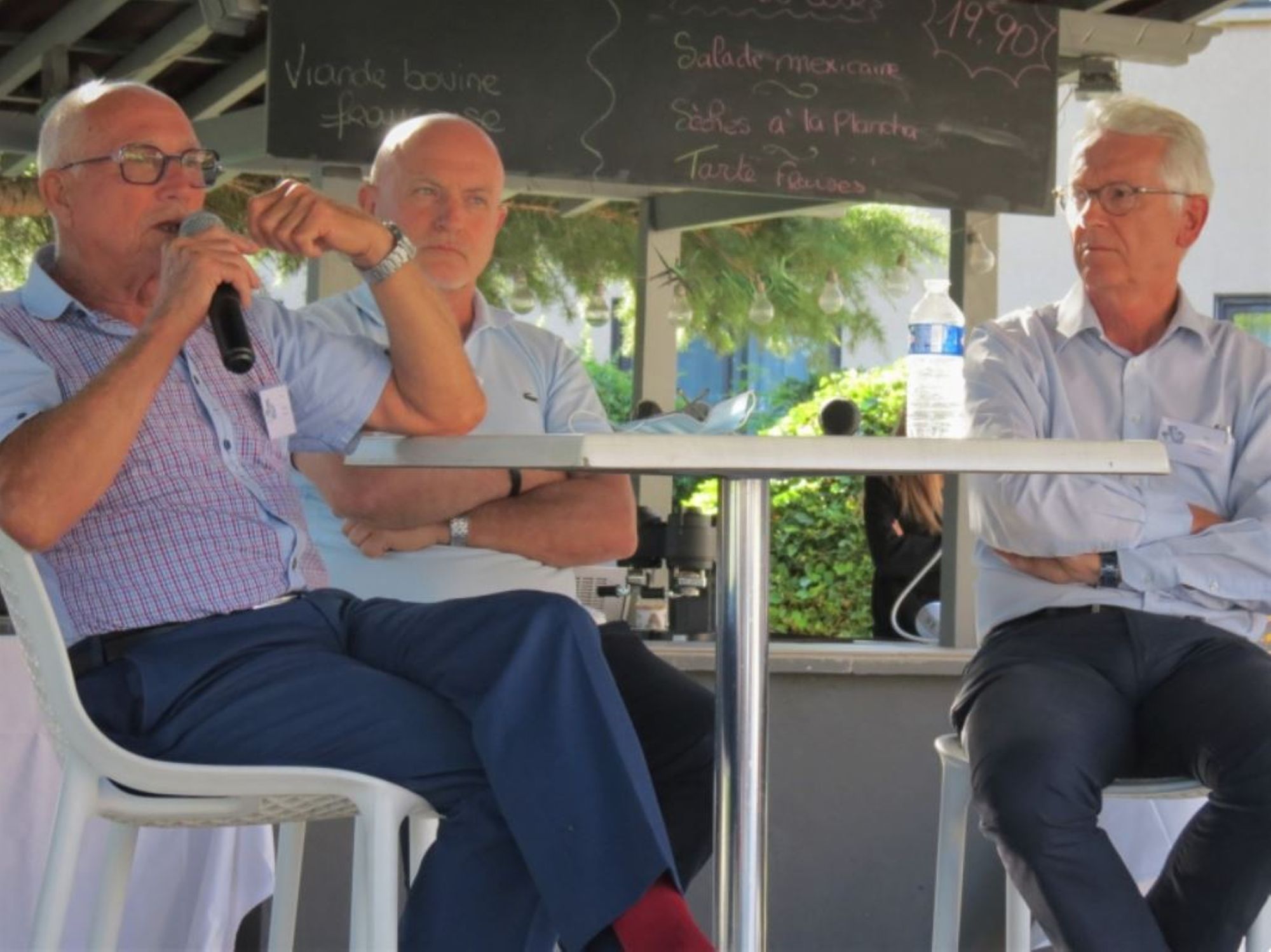 « Réponses » soulève de nouveaux questionnements, Les Nouvelles Publications